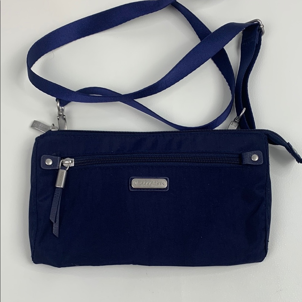 Baggallini Navy Blue Nylon Crossbody Bag Silver Zippers RFID Adjustable strap